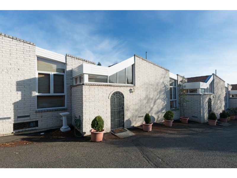 2/13 Wayne Avenue, Sandy Bay TAS 7005