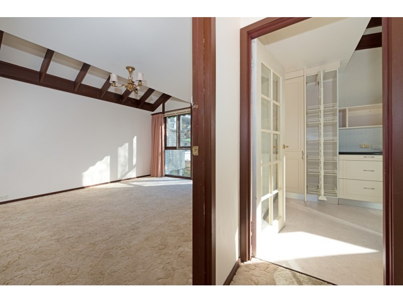 2/13 Wayne Avenue, Sandy Bay TAS 7005