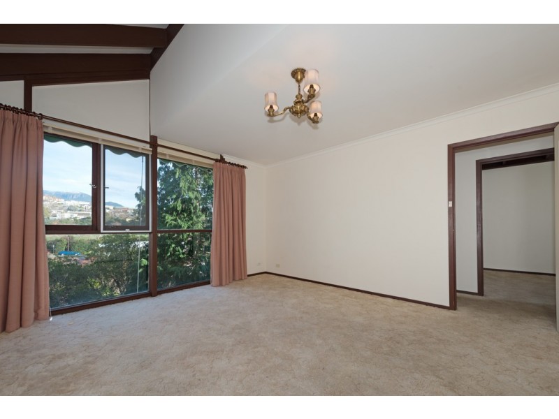 2/13 Wayne Avenue, Sandy Bay TAS 7005