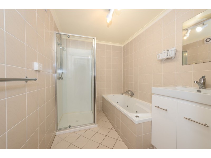 2/13 Wayne Avenue, Sandy Bay TAS 7005