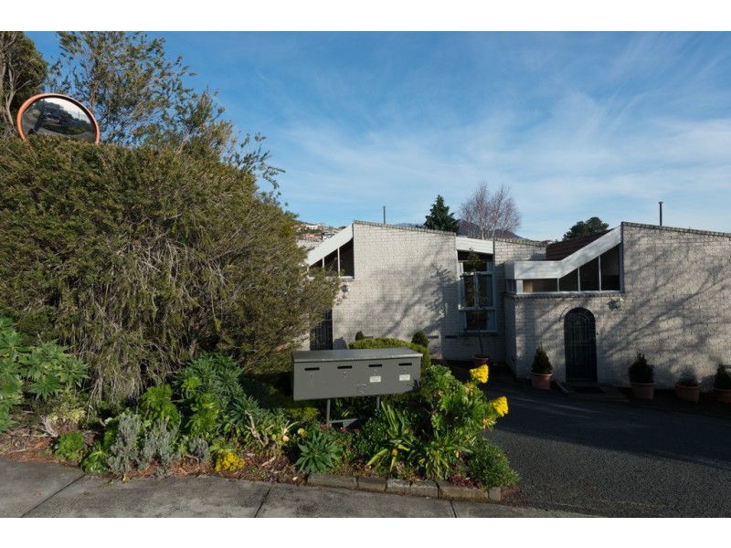 2/13 Wayne Avenue, Sandy Bay TAS 7005