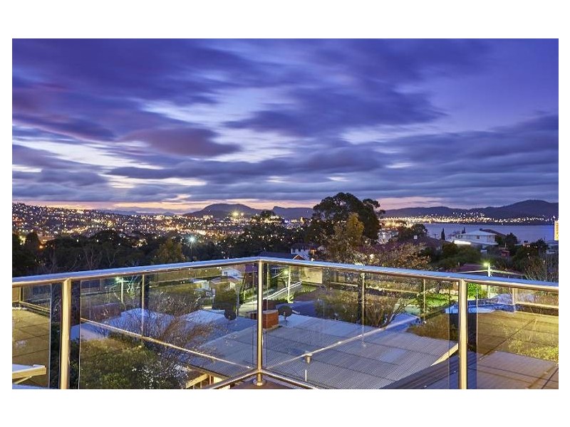 11 Cheverton Parade, Sandy Bay TAS 7005