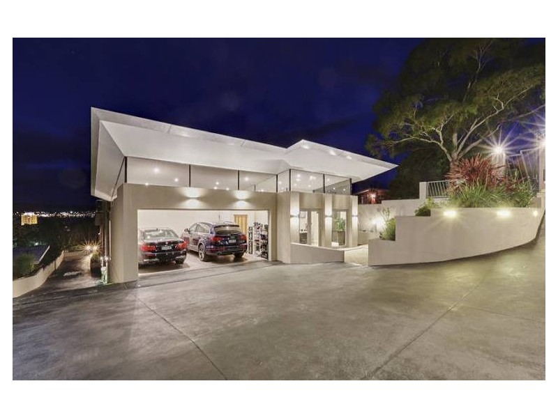 11 Cheverton Parade, Sandy Bay TAS 7005