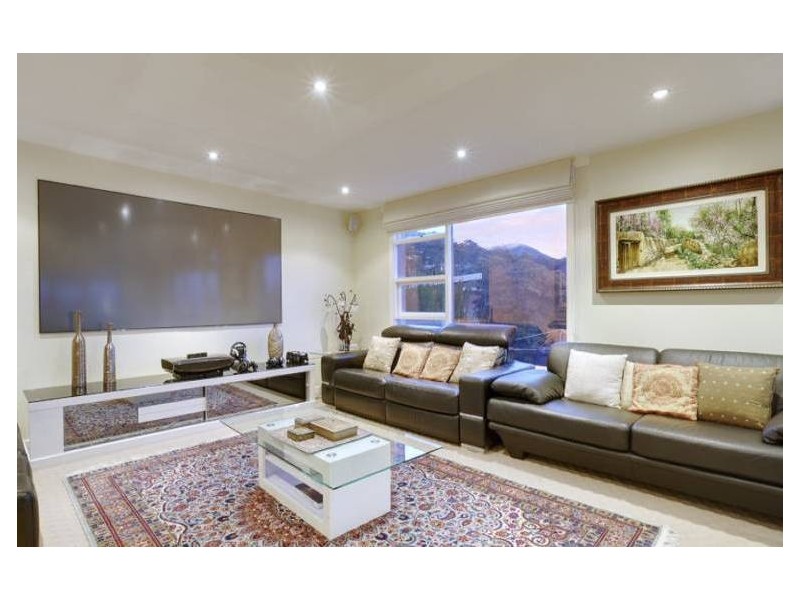 11 Cheverton Parade, Sandy Bay TAS 7005