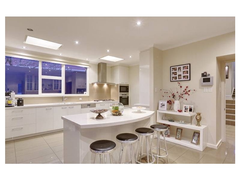 11 Cheverton Parade, Sandy Bay TAS 7005