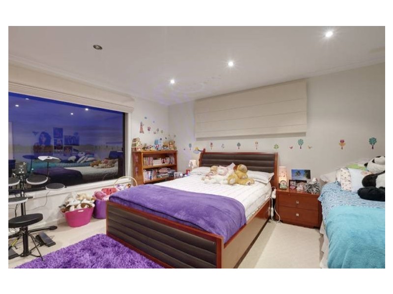 11 Cheverton Parade, Sandy Bay TAS 7005