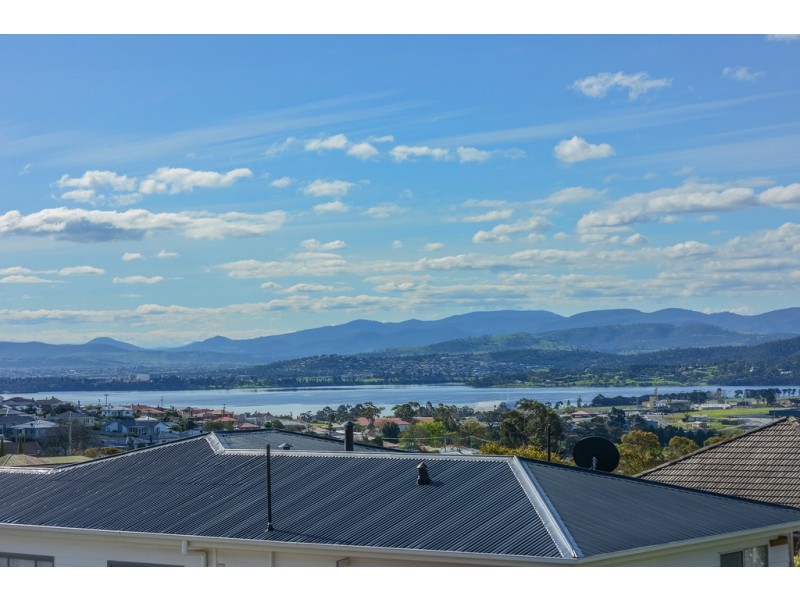 11 Fifth Avenue, West Moonah TAS 7009