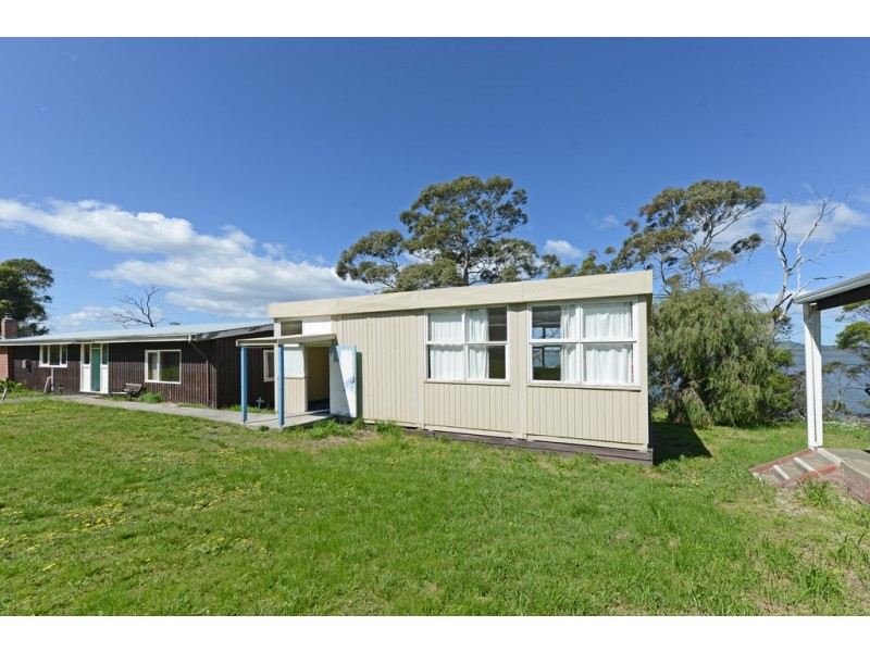551 Shark Point Road, Penna TAS 7171