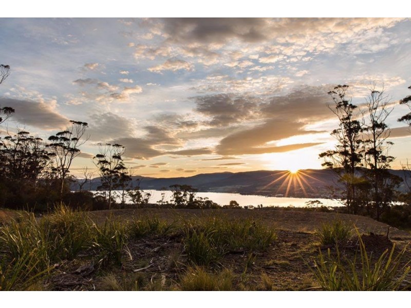 519 Tinderbox Road, Howden TAS 7054