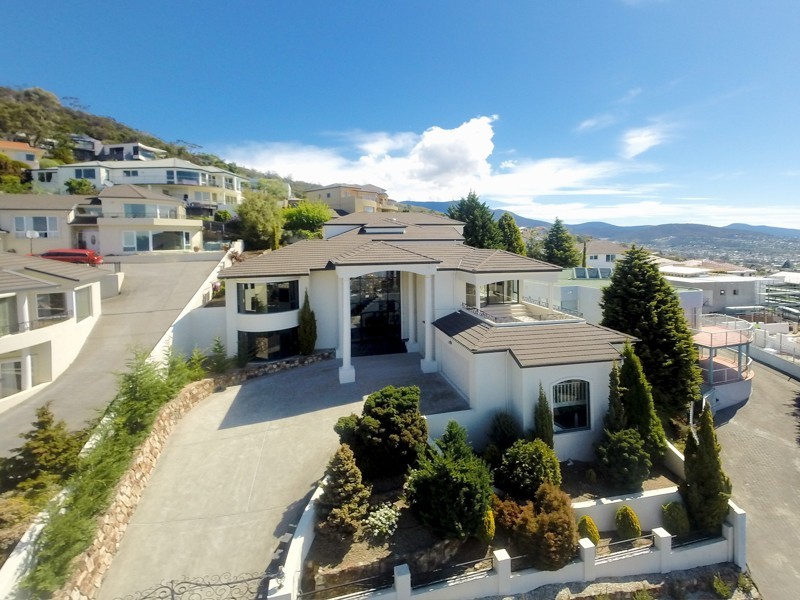 11 Nicholas Drive, Sandy Bay TAS 7005