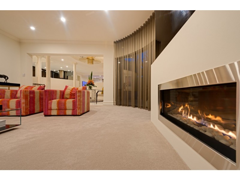 11 Nicholas Drive, Sandy Bay TAS 7005