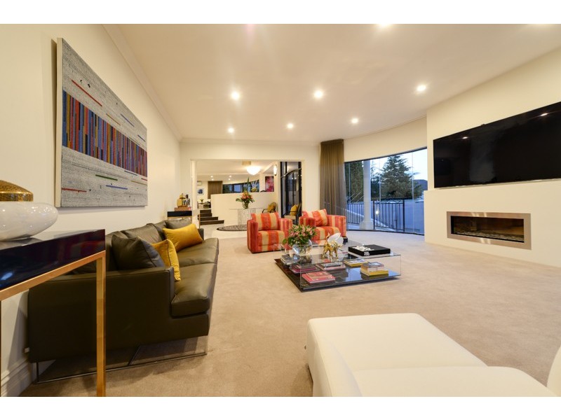 11 Nicholas Drive, Sandy Bay TAS 7005