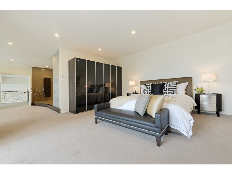 11 Nicholas Drive, Sandy Bay TAS 7005