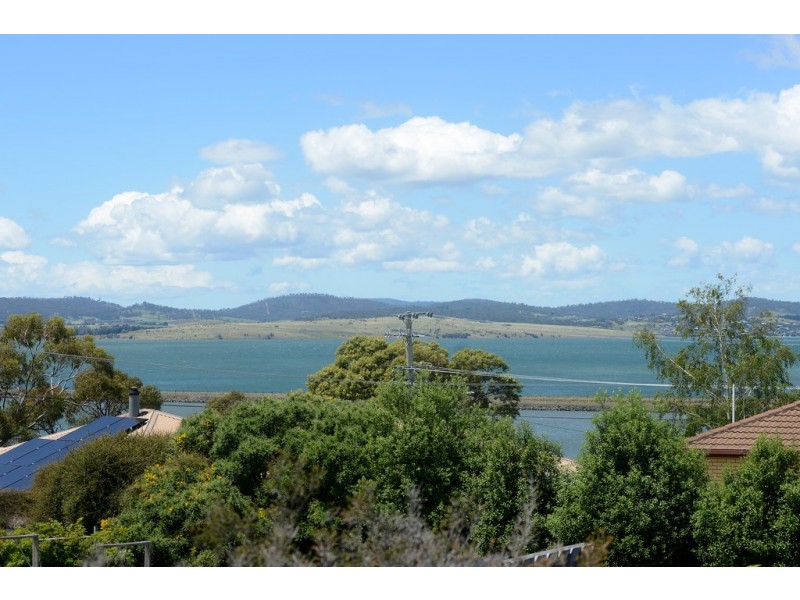 28 Sunhaven Court, Midway Point TAS 7171