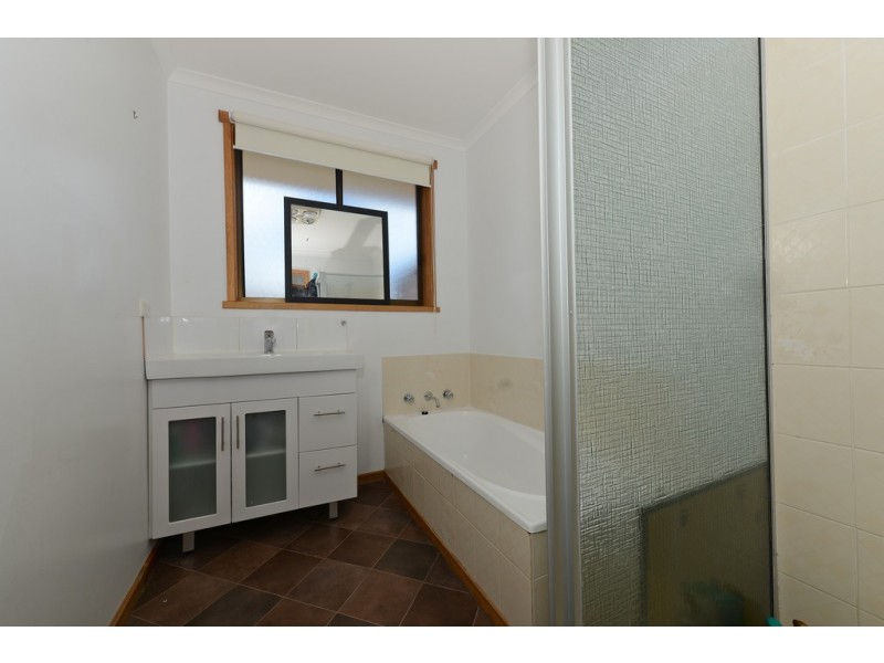 28 Sunhaven Court, Midway Point TAS 7171