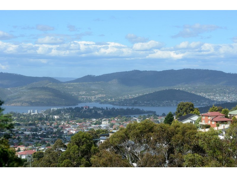 48 Ruth Drive, Lenah Valley TAS 7008