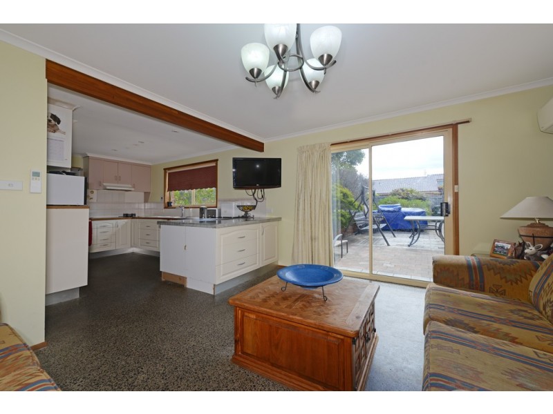 48 Ruth Drive, Lenah Valley TAS 7008