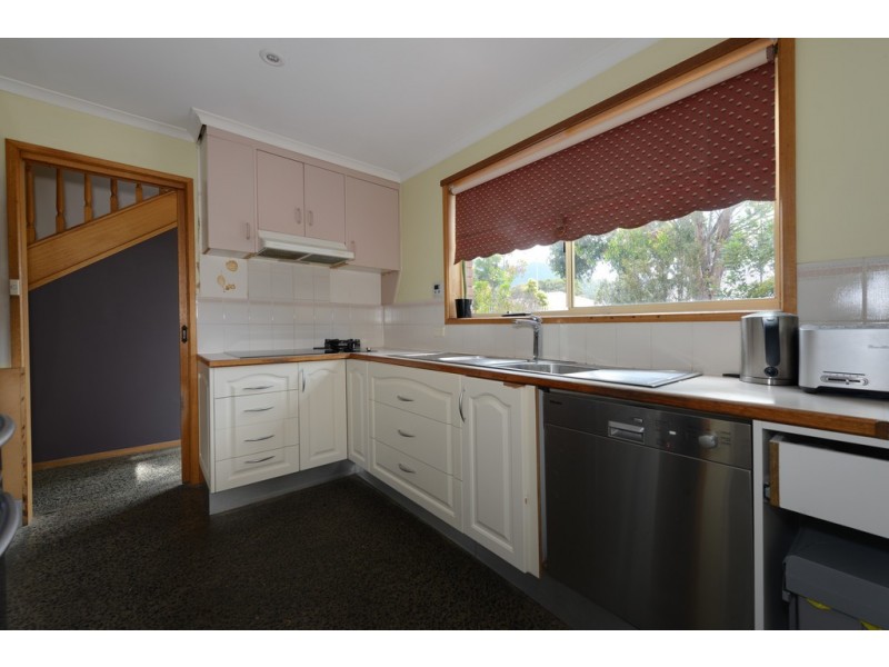 48 Ruth Drive, Lenah Valley TAS 7008