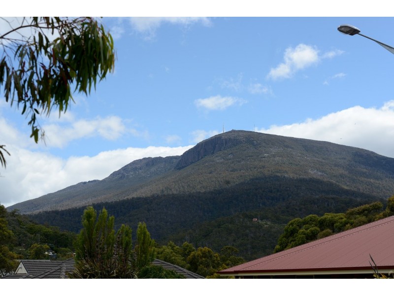 48 Ruth Drive, Lenah Valley TAS 7008