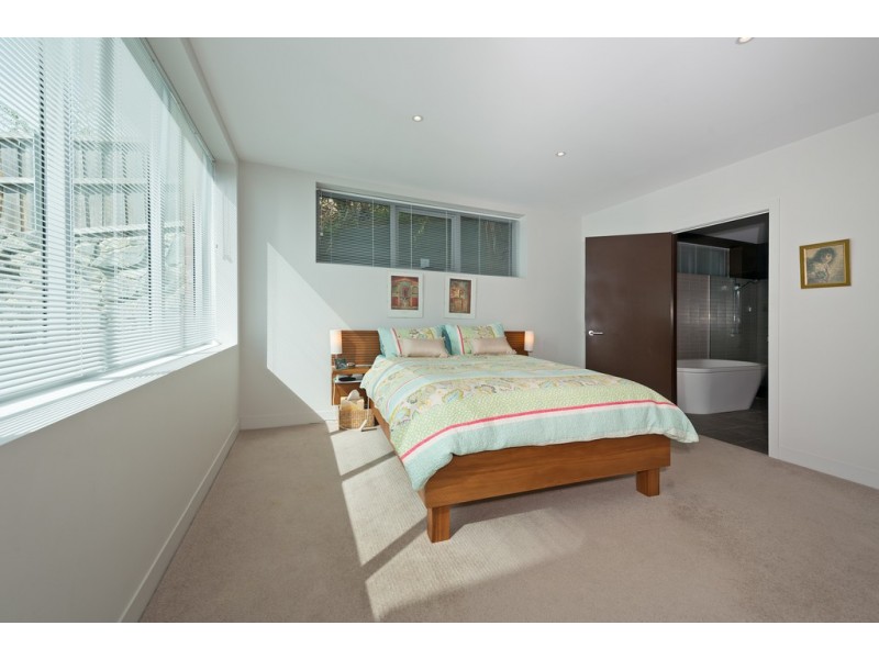 2/12 Rose Court, Sandy Bay TAS 7005