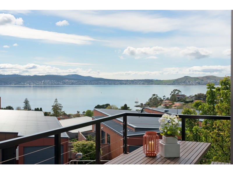 2/12 Rose Court, Sandy Bay TAS 7005