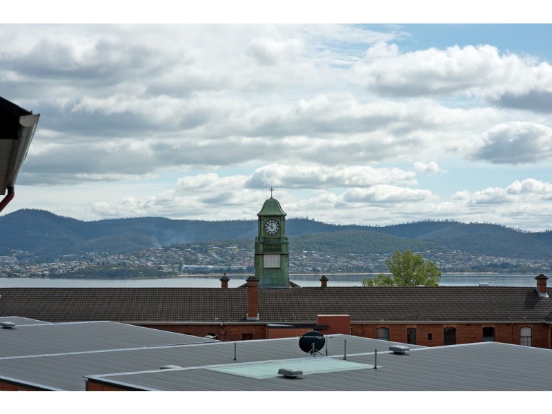 2/12 Rose Court, Sandy Bay TAS 7005