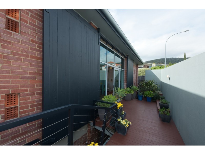 2/12 Rose Court, Sandy Bay TAS 7005