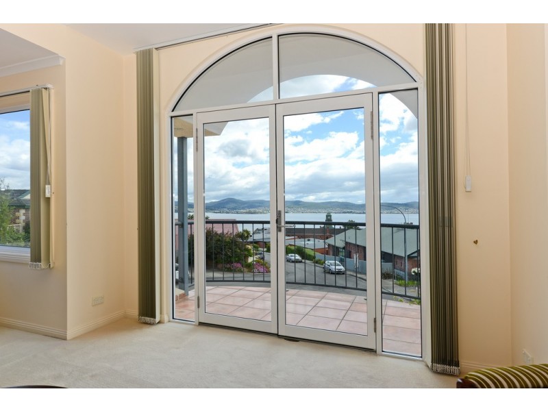 1/17 Rose Court, Sandy Bay TAS 7005