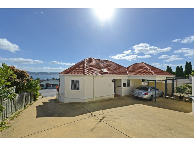 1/17 Rose Court, Sandy Bay TAS 7005