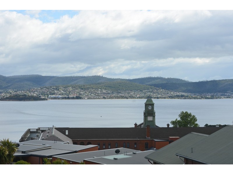 1/17 Rose Court, Sandy Bay TAS 7005