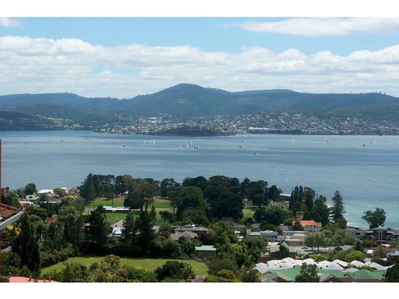 479 Churchill Avenue, Sandy Bay TAS 7005