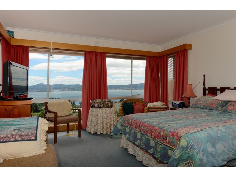 479 Churchill Avenue, Sandy Bay TAS 7005