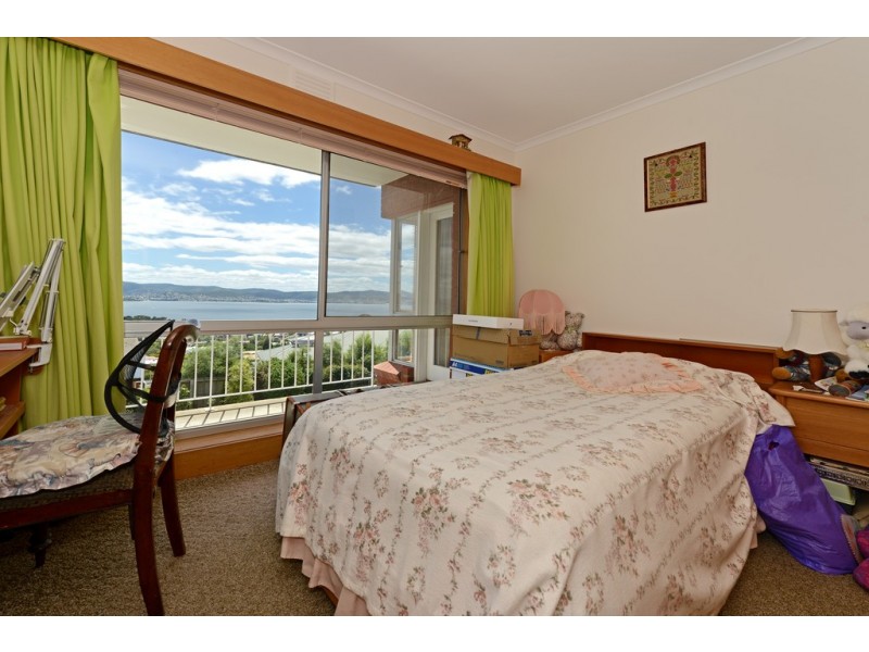 479 Churchill Avenue, Sandy Bay TAS 7005