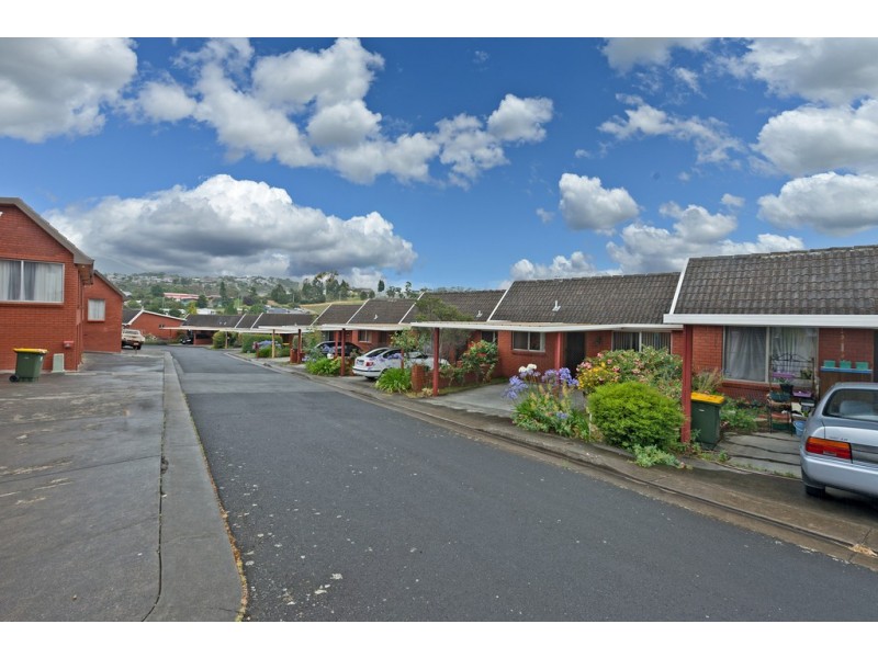 9 Iluka Court, Lenah Valley TAS 7008