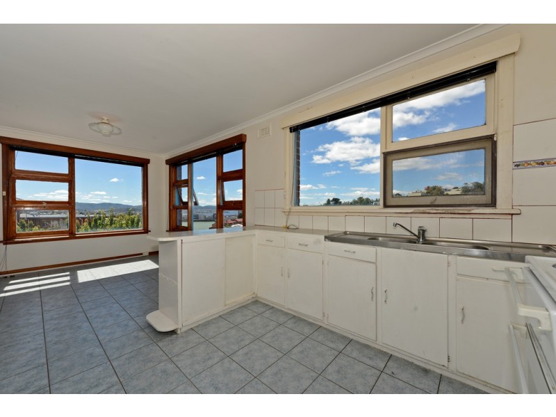 14 Sherbourne Avenue, West Hobart TAS 7000