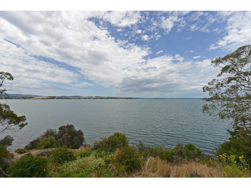 531 Shark Point Road, Penna TAS 7171