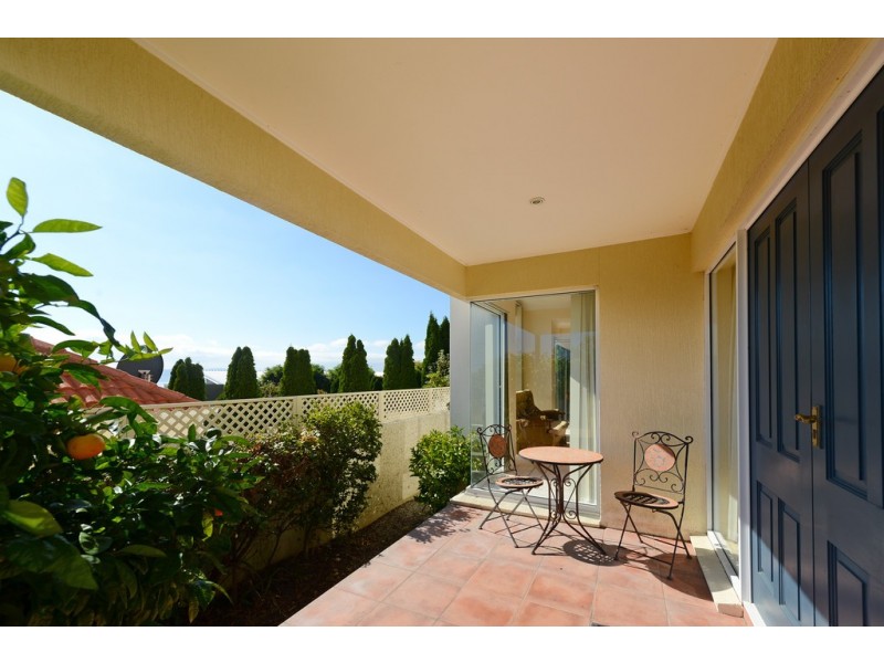 2/17 Rose Court, Sandy Bay TAS 7005