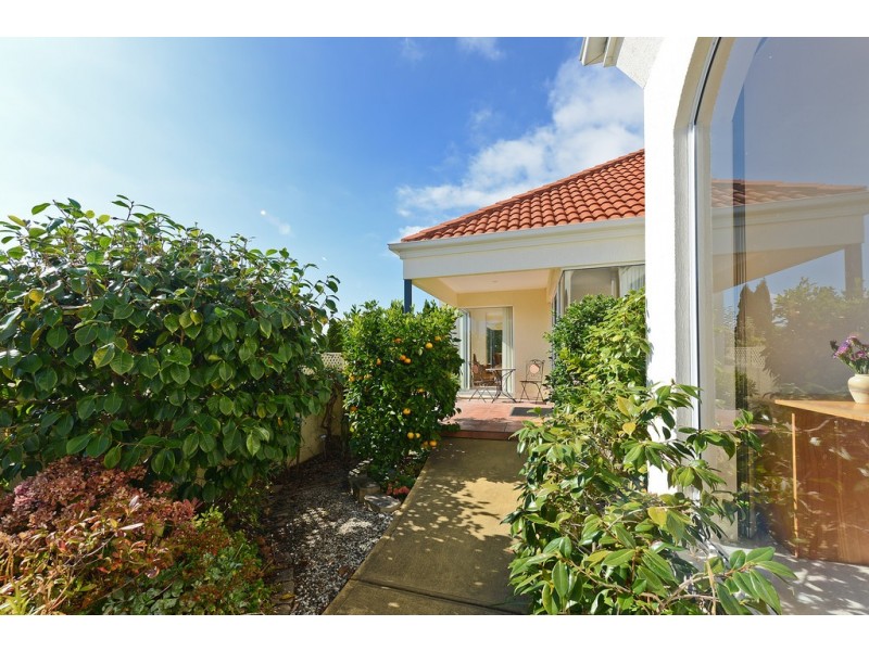 2/17 Rose Court, Sandy Bay TAS 7005