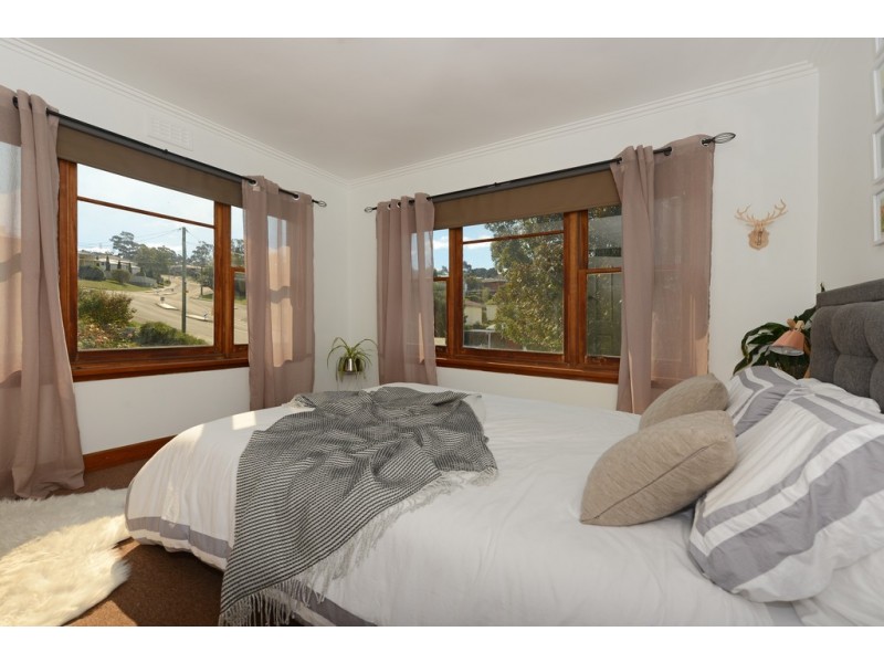 14 Girrabong Road, Lenah Valley TAS 7008