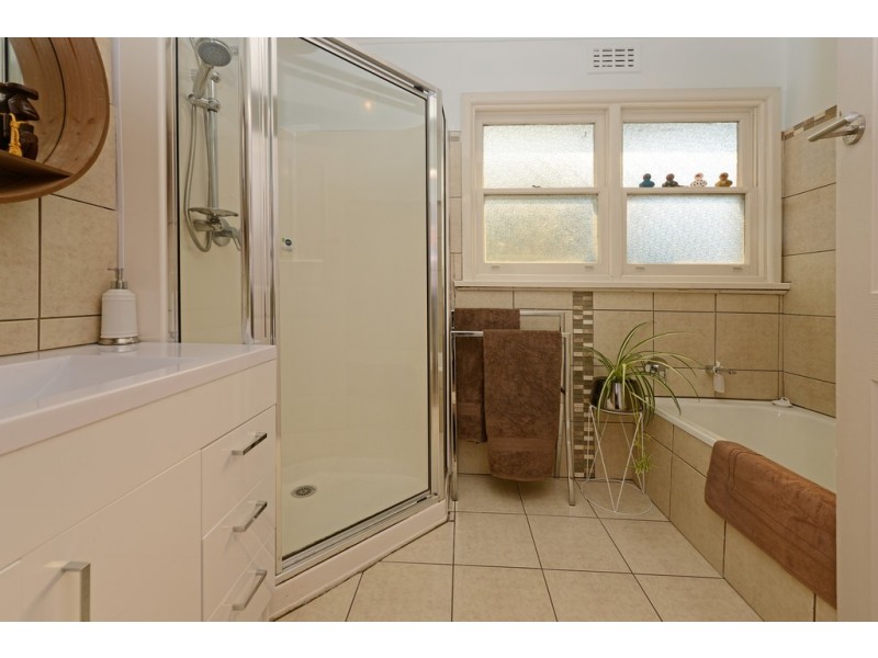 14 Girrabong Road, Lenah Valley TAS 7008