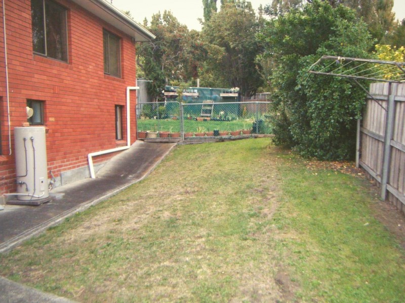 2/14A Hilton Road, Claremont TAS 7011