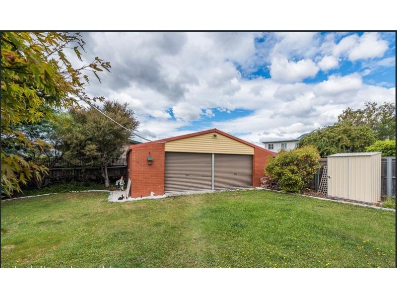 15 Tower Road, New Town TAS 7008