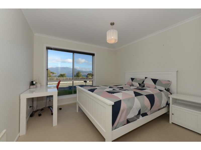 522 Oceana Drive, Howrah TAS 7018