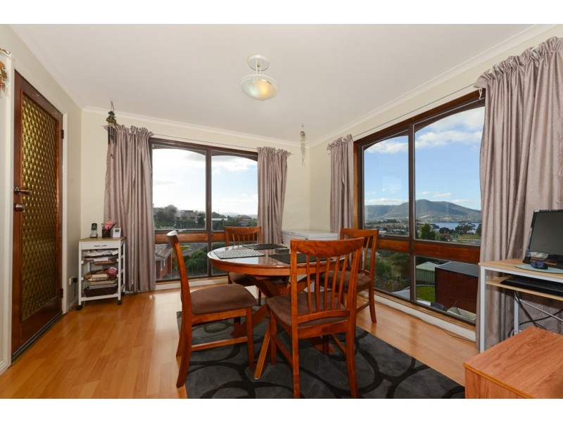 14 Chandos Drive, Berriedale TAS 7011