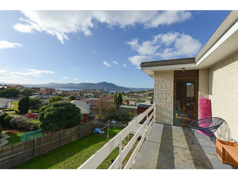 14 Chandos Drive, Berriedale TAS 7011