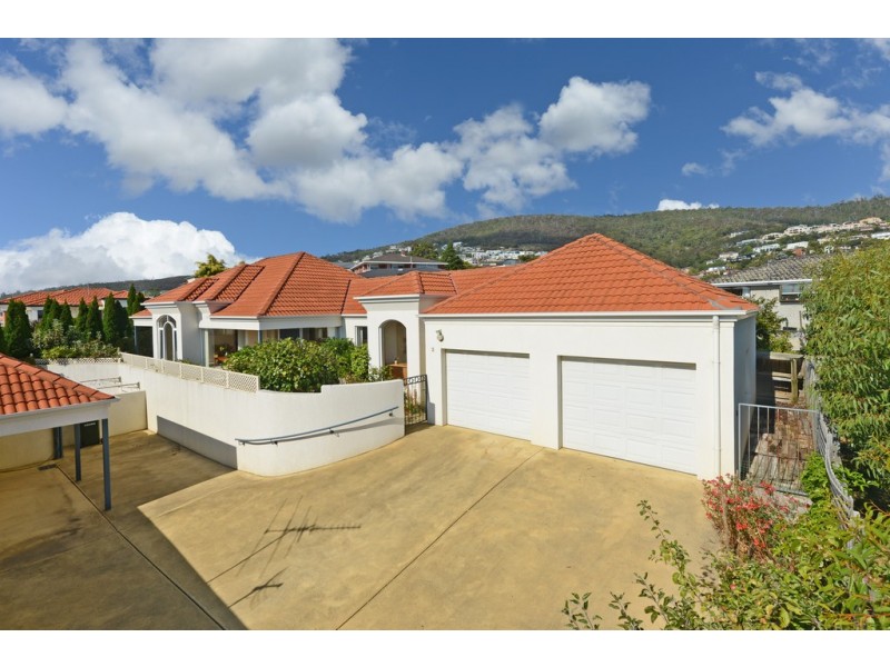 2/17 Rose Court, Sandy Bay TAS 7005