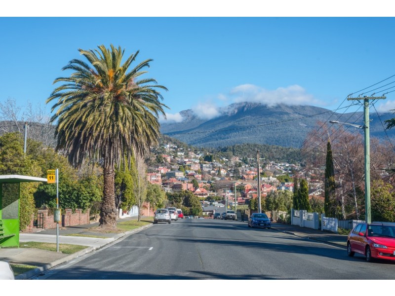1/16B Stoke Street, New Town TAS 7008