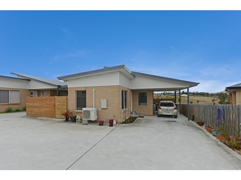 1/17 Lucas Place, Brighton TAS 7030