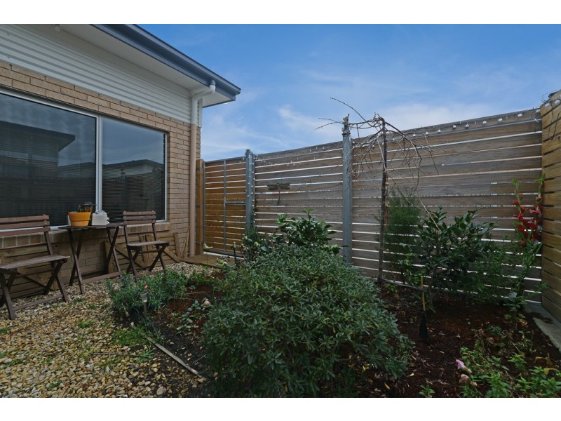 1/17 Lucas Place, Brighton TAS 7030