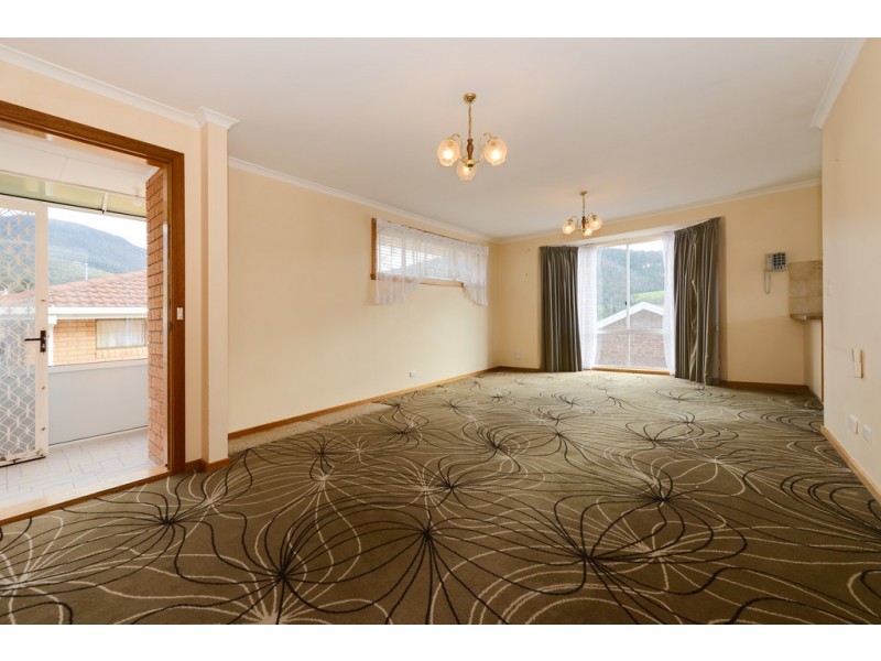 2/11 Longley Court, Glenorchy TAS 7010